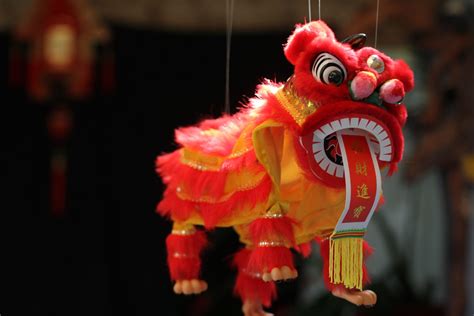 what does lion dance symbolize in chinese culture